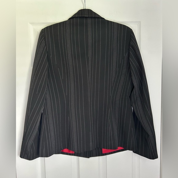 DKNY Pinstripe Blazer with Vibrant Red Lining - Picture 2 of 5
